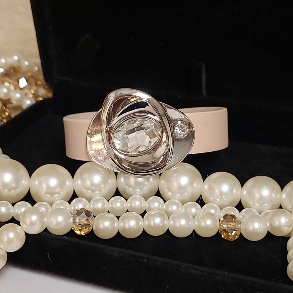 Abstract Crystal Embellished Pink Leather Silver Bracelet